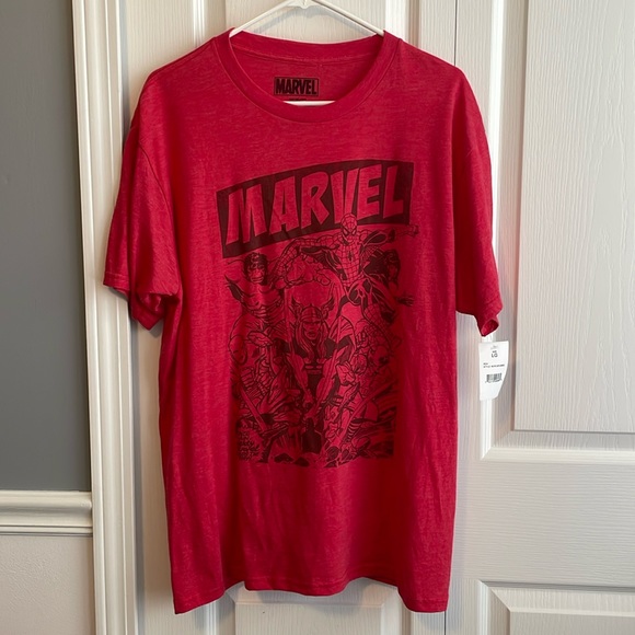 NWT Marvel graphic tee size L short sleeve, red and black - Picture 1 of 5